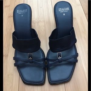 Navy Blue Italian Shoemakers sandals 👡